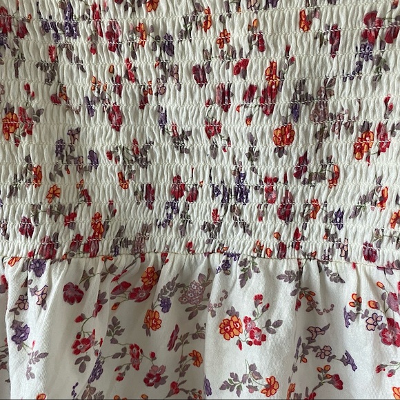 NWT American Eagle Floral Smocked Peplum Off Shoulder Top - SIZE M - Picture 3 of 5